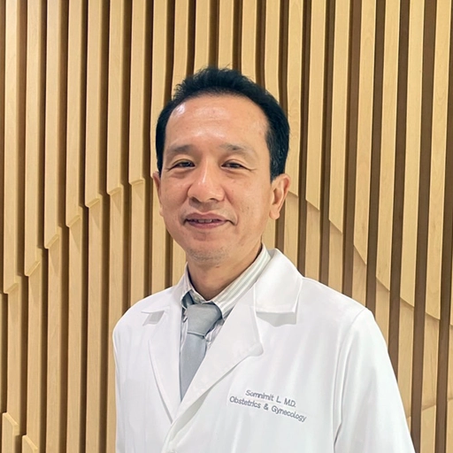 นพ.สมนิมิตร เหลืองรัศมีรุ่ง